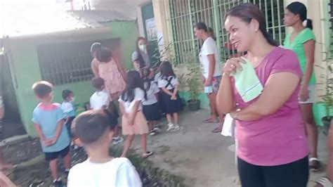 NAGPAKANTOT MUNA BAGO PUMASOK FIRST DAY OF .